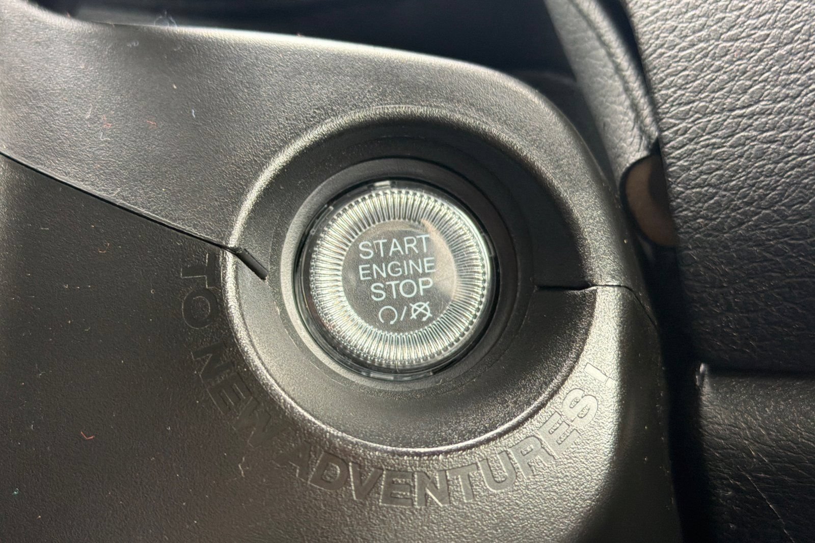 Used 2023 Jeep Renegade Latitude AWD/4WD image 20