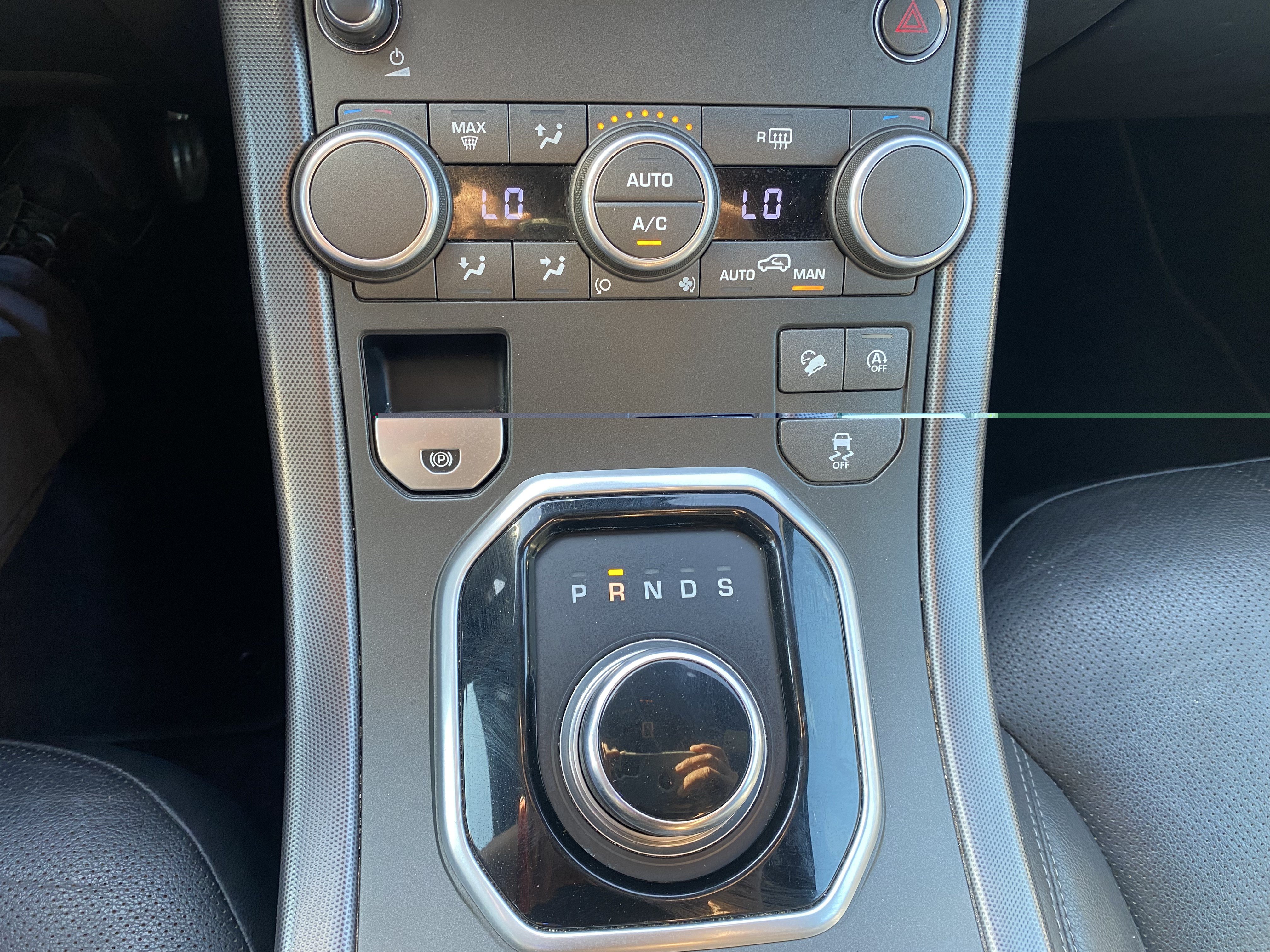 Used 2018 Land Rover Range Rover Evoque SE Premium AWD/4WD image 26