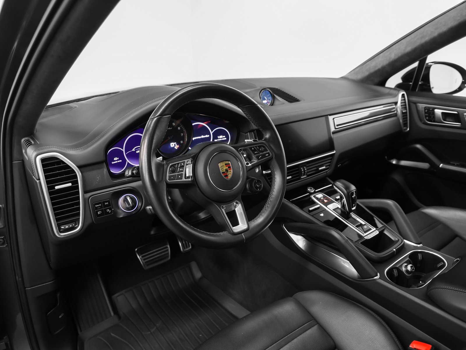 Used 2021 Porsche Cayenne Turbo image 4