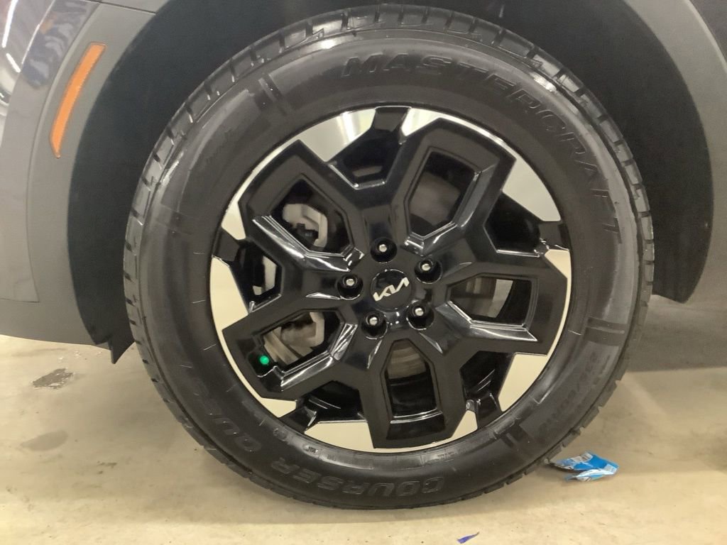 Certified 2025 Kia Sorento S w/ Panoramic Sunroof Package image 26