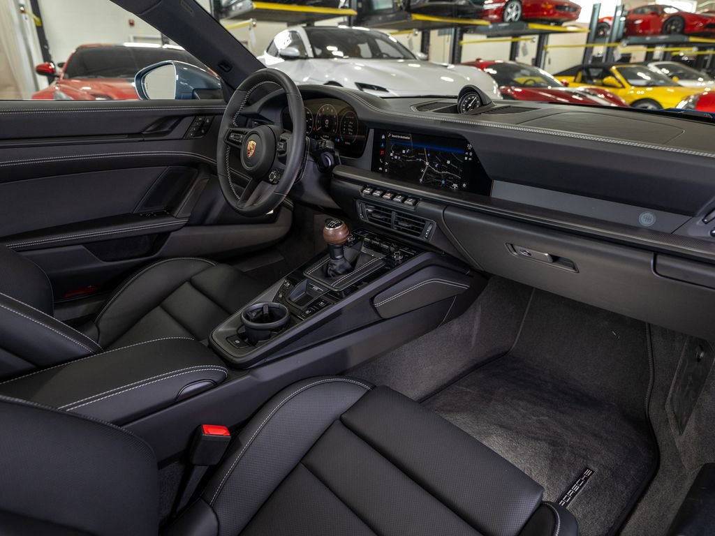 Used 2025 Porsche 911 Carrera RWD image 25