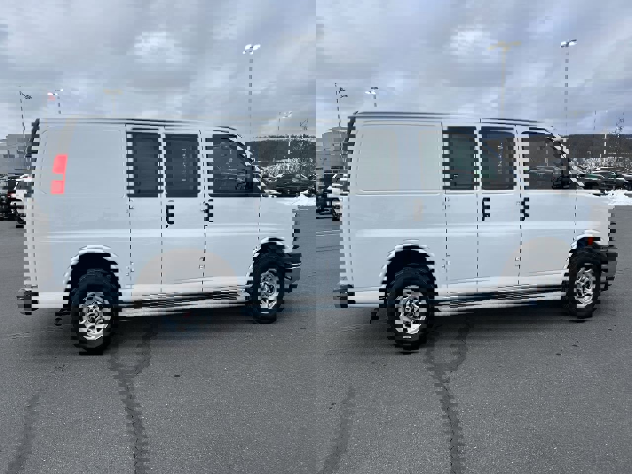 Used 2024 GMC Savana 2500 w/ Driver Convenience Package image 8