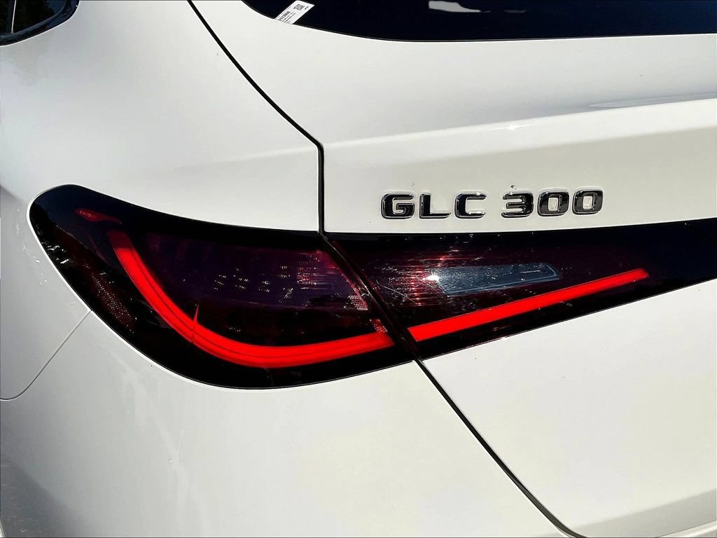 Used 2024 Mercedes-Benz GLC 300 4MATIC image 25