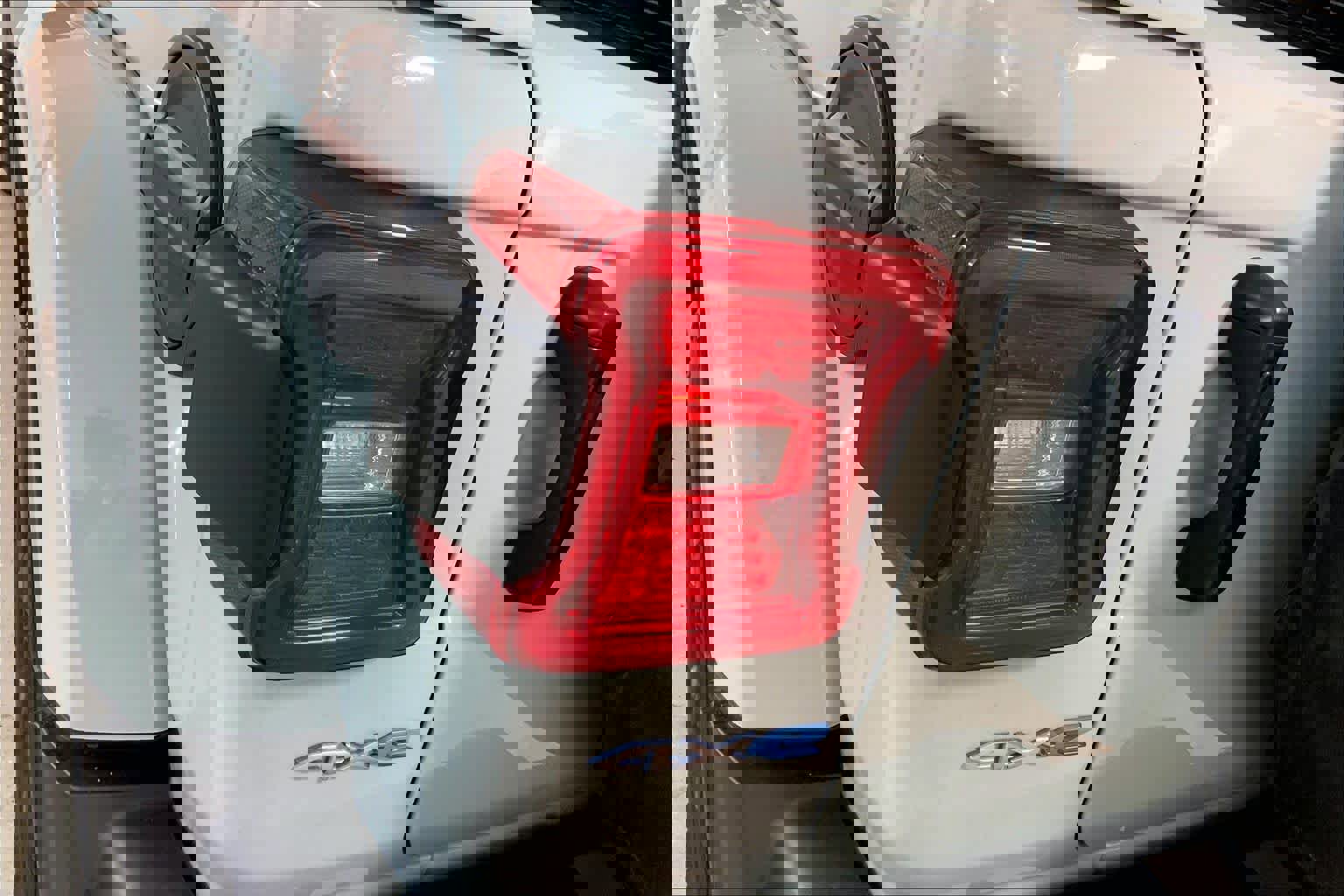 Used 2024 Jeep Wrangler Sahara w/ Technology Group image 28