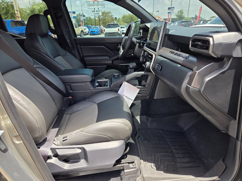 Used 2025 Toyota Tacoma TRD Off-Road AWD/4WD image 18