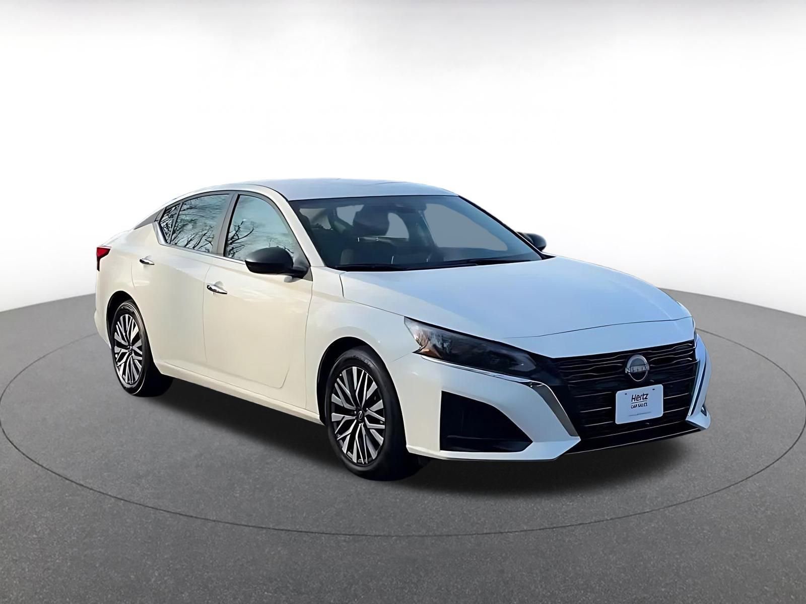 Used 2025 Nissan Altima 2.5 SV image 3