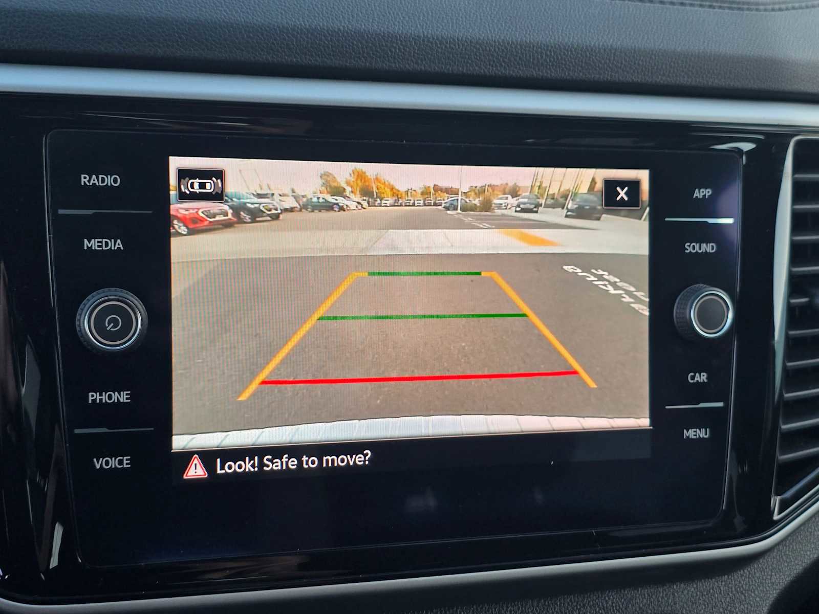 Used 2022 Volkswagen Atlas SE image 31