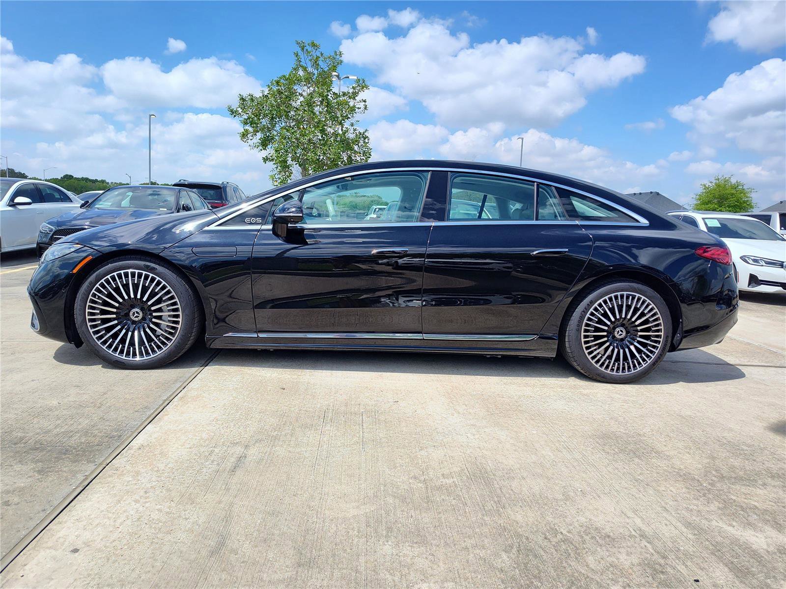 Certified 2022 Mercedes-Benz EQS 580 4MATIC Sedan image 3