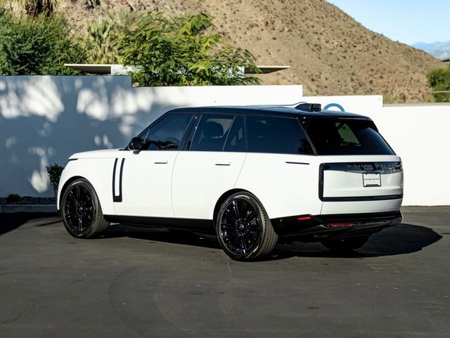 Used 2024 Land Rover Range Rover SE image 9