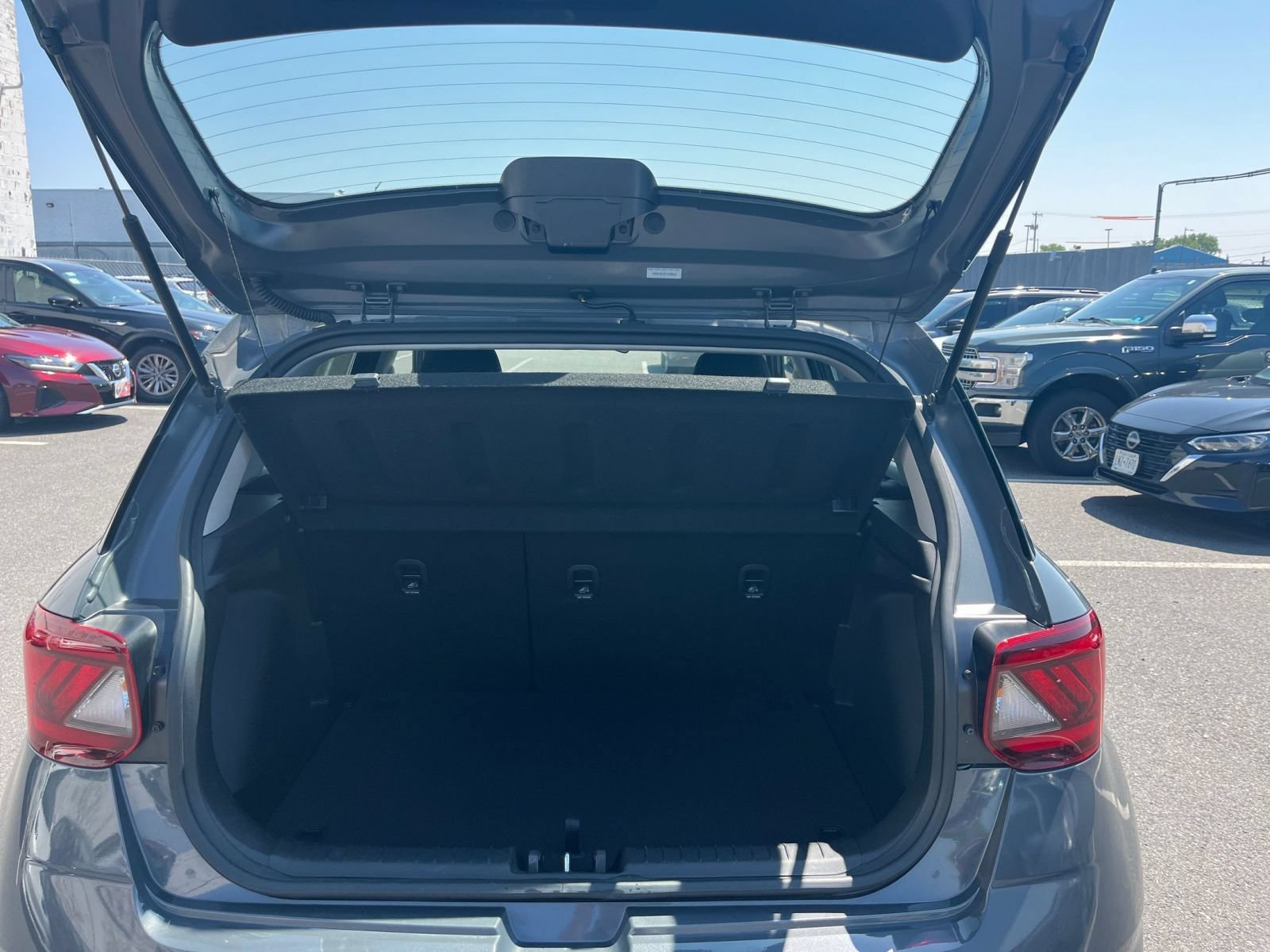Used 2026 Hyundai Venue SEL FWD image 31