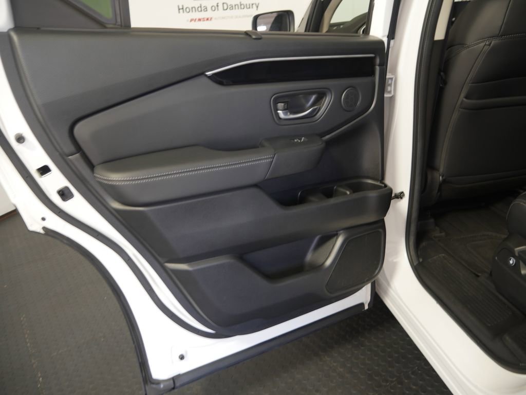 Certified 2024 Honda Pilot Touring image 12