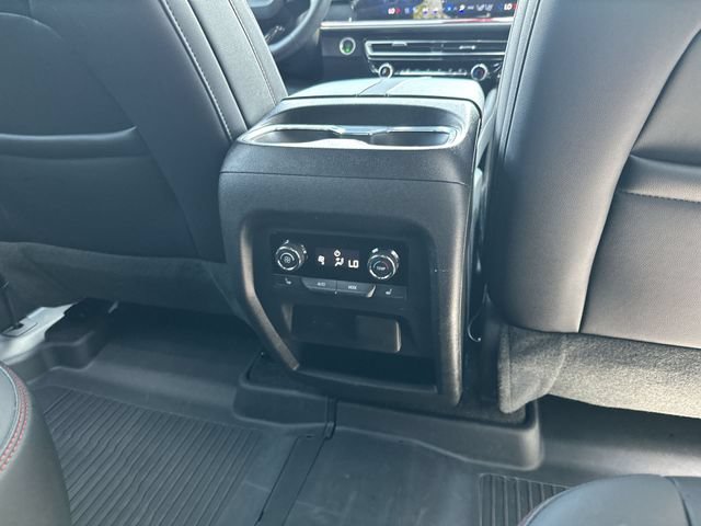 Used 2026 Chevrolet Traverse RS FWD image 23