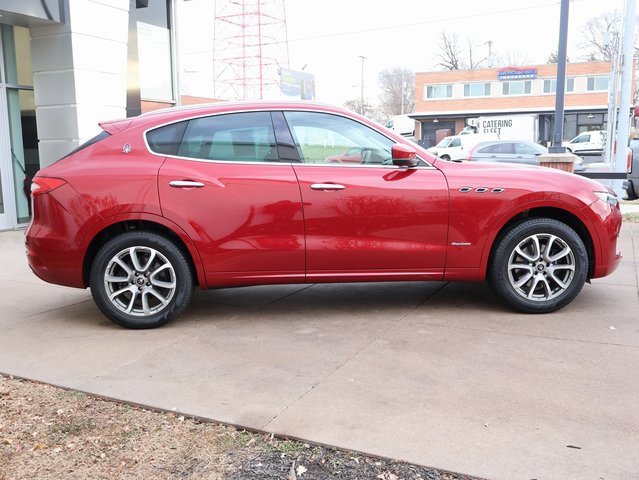 Used 2020 Maserati Levante GranLusso image 8