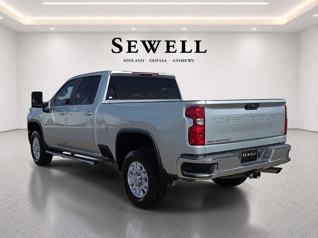 Used 2021 Chevrolet Silverado 2500 LT w/ Convenience Package AWD/4WD image 3