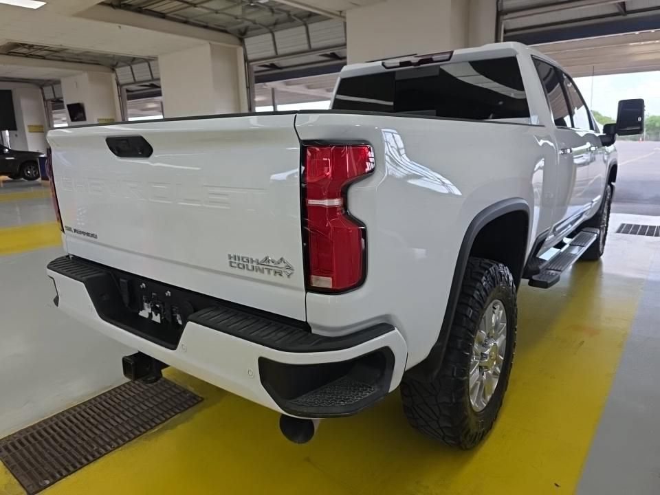 Used 2024 Chevrolet Silverado 2500 High Country AWD/4WD image 3