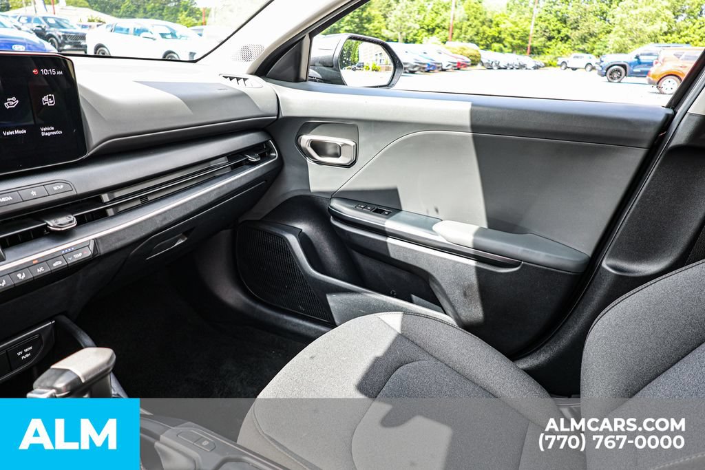 Used 2025 Kia K4 FWD image 42