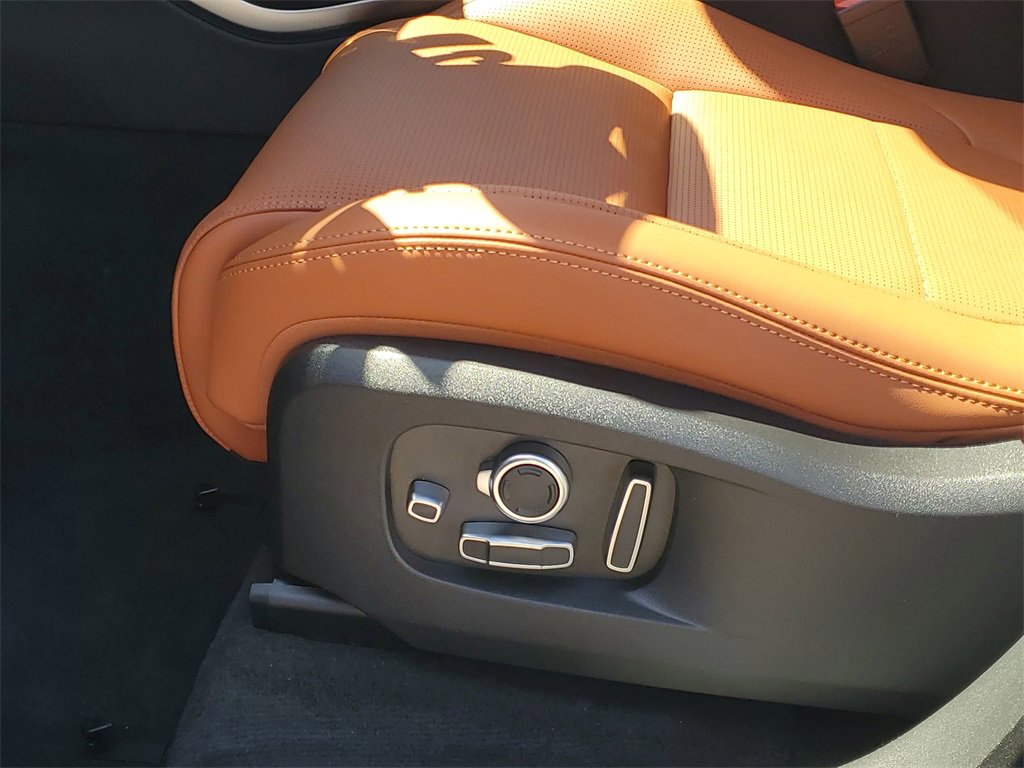 New 2026 Jaguar F-PACE R-Dynamic S image 12