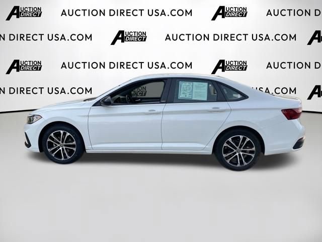 Used 2025 Volkswagen Jetta Sport image 3