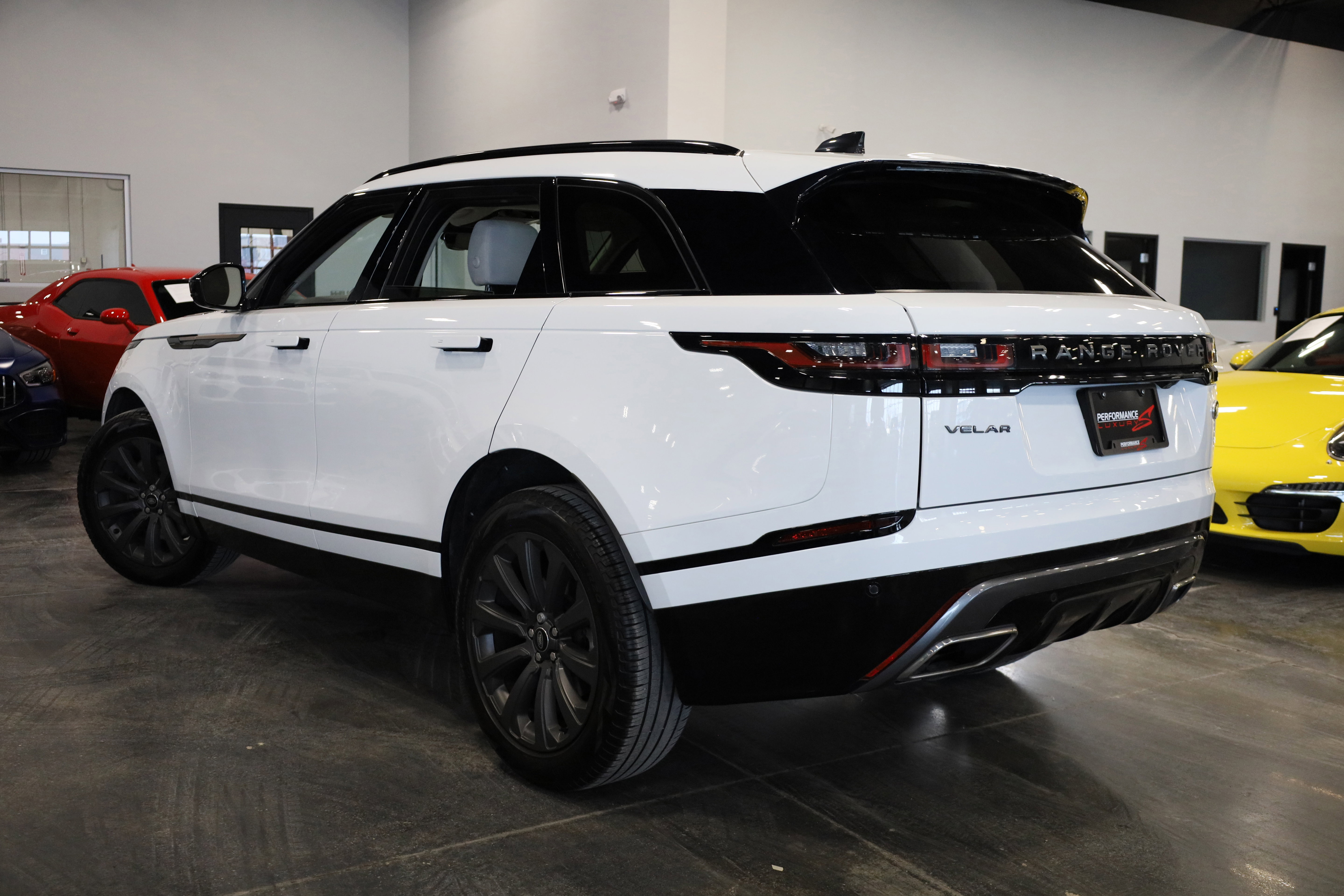 Used 2023 Land Rover Range Rover Velar R-Dynamic S image 4