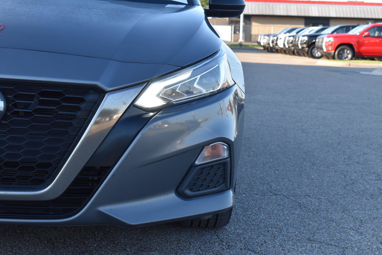 Used 2020 Nissan Altima 2.5 SR FWD image 17