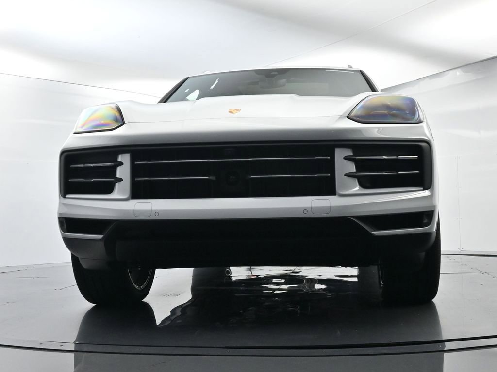 Certified 2025 Porsche Cayenne AWD/4WD image 53