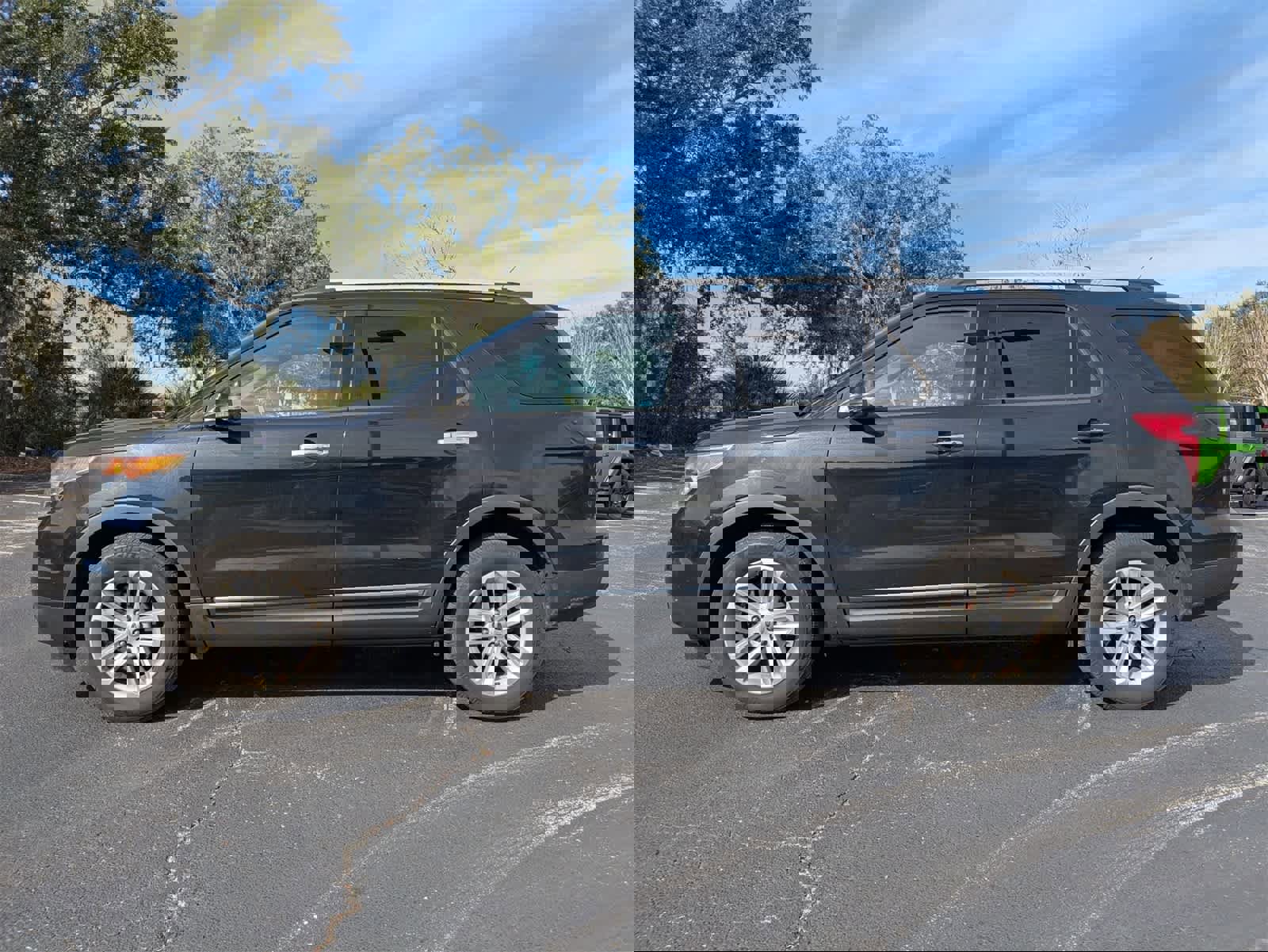 Used 2013 Ford Explorer XLT image 6