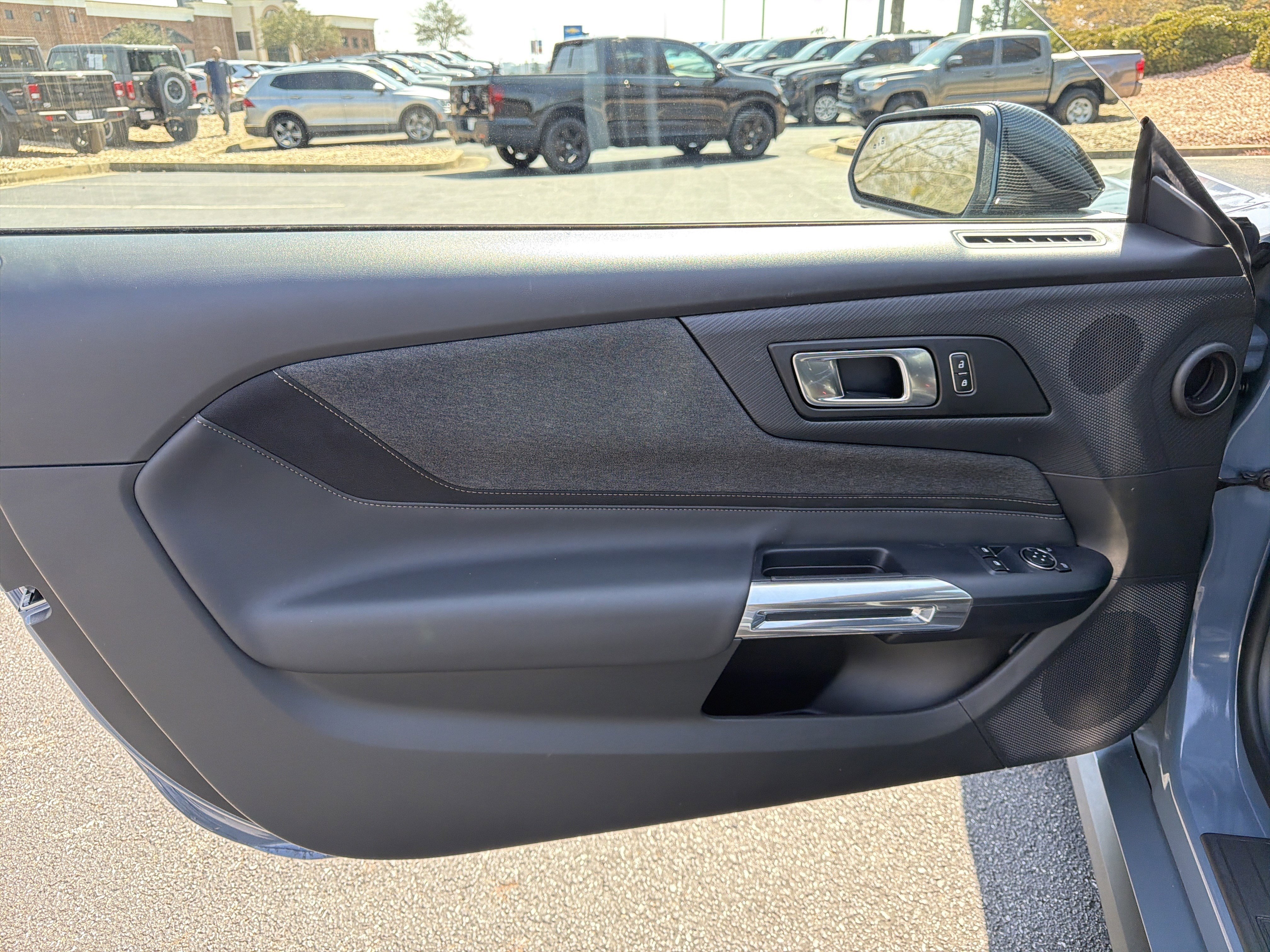 Used 2025 Ford Mustang Coupe image 10