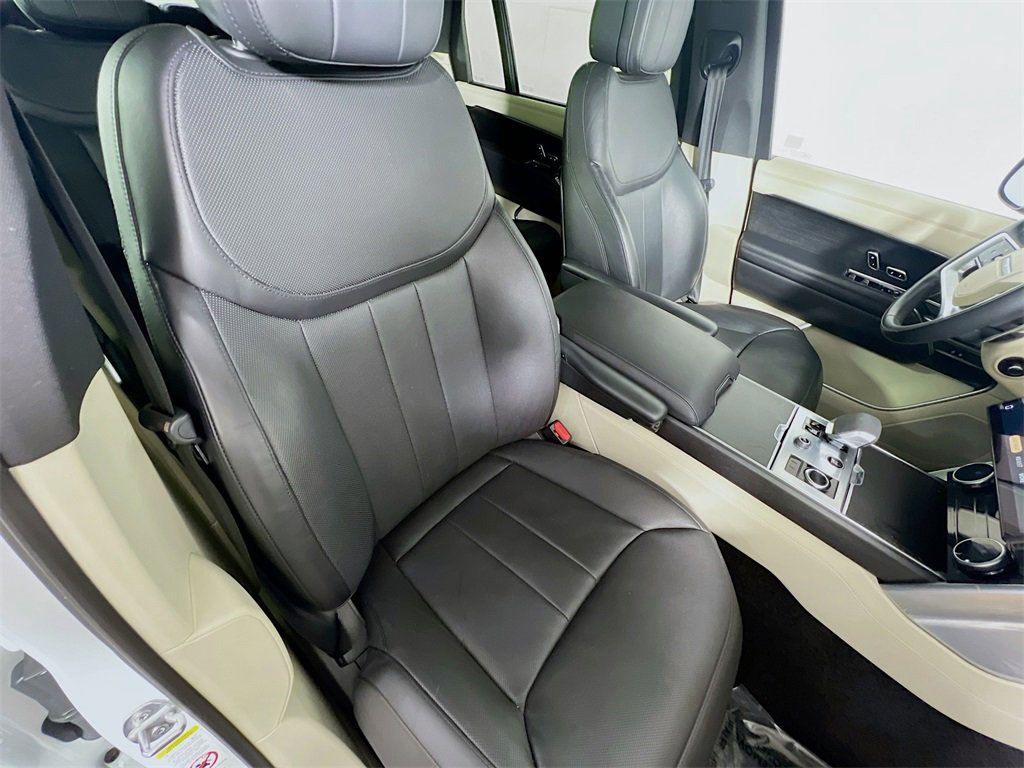 Used 2022 Land Rover Range Rover Long Wheelbase SE image 31