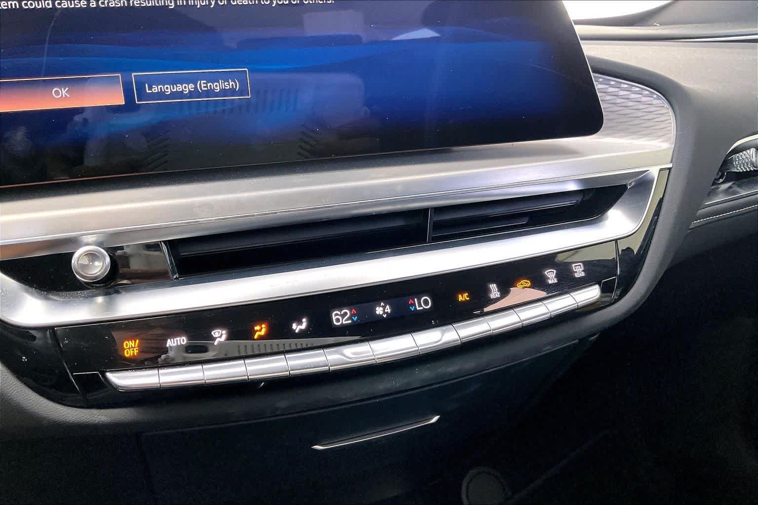 Used 2025 Cadillac Lyriq Luxury RWD image 14