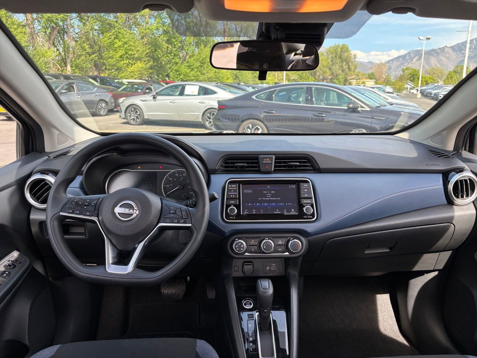 Used 2025 Nissan Versa SV FWD image 31