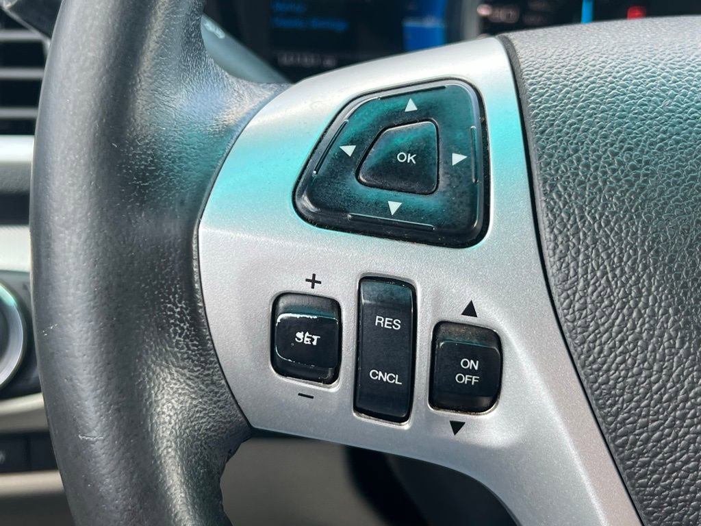 Used 2015 Ford Explorer XLT w/ Equipment Group 202A AWD/4WD image 35