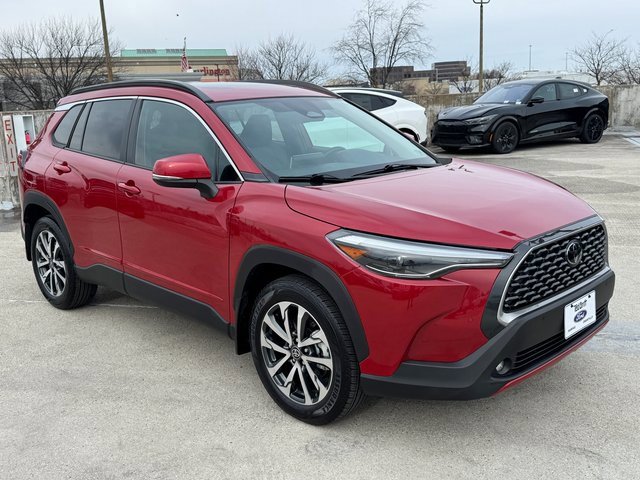 Used 2023 Toyota Corolla Cross XLE w/ Convenience Package image 6