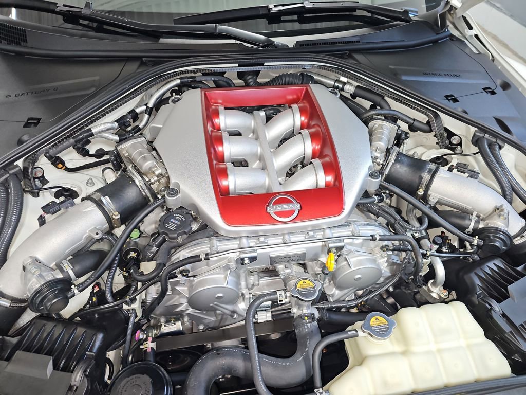 Used 2024 Nissan GT-R Premium w/ Premium Interior Package image 29