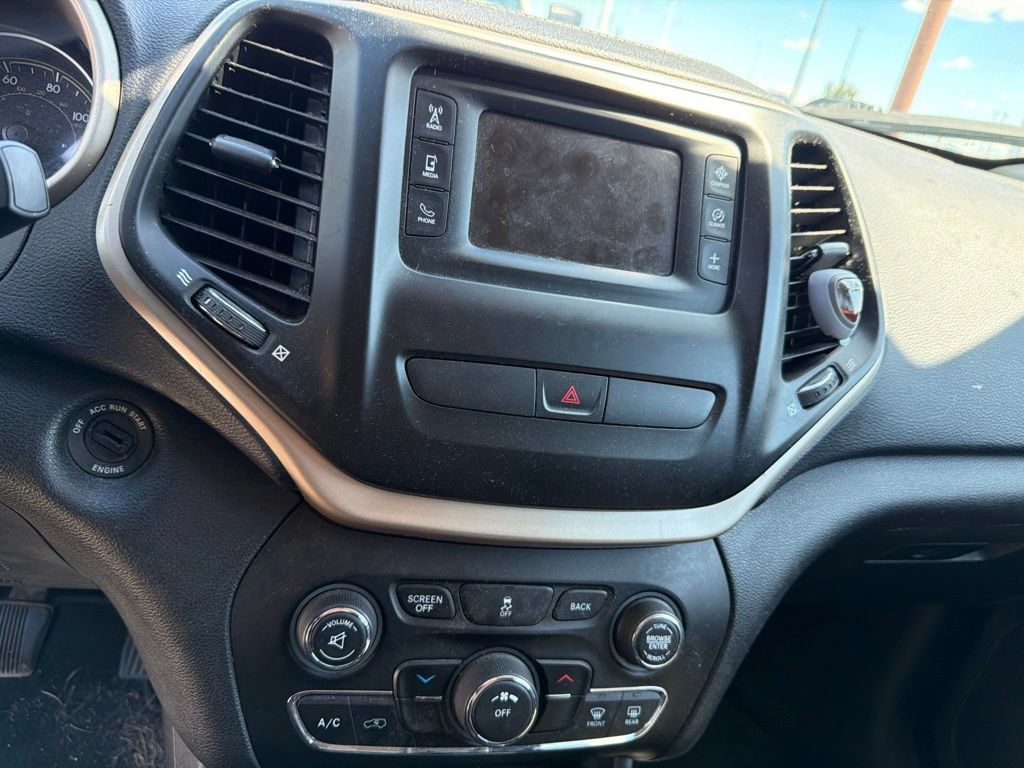 Used 2015 Jeep Cherokee Latitude AWD/4WD image 13