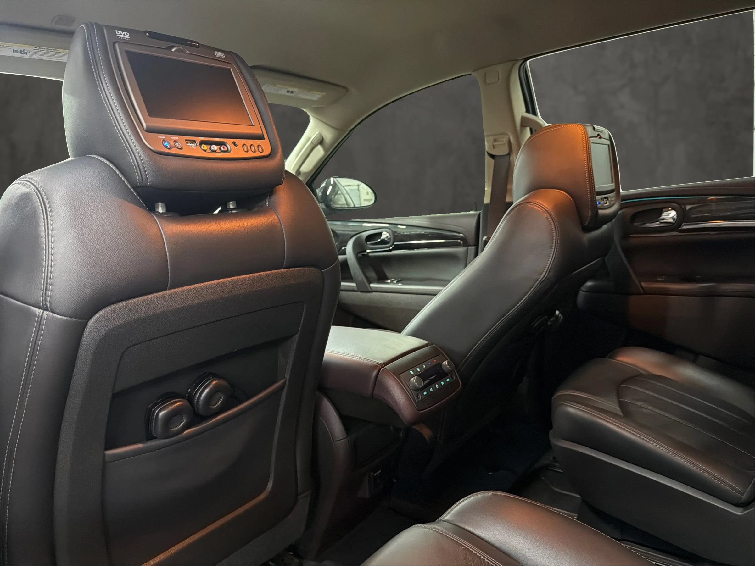 Used 2015 Buick Enclave Leather w/ Trailering Package FWD image 36