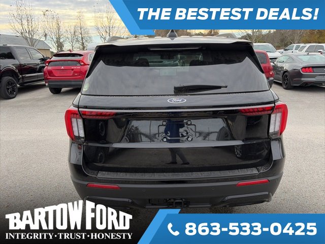 Used 2025 Ford Explorer ST-Line w/ Premium Package image 6