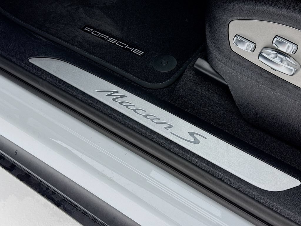 New 2026 Porsche Macan S AWD/4WD image 13