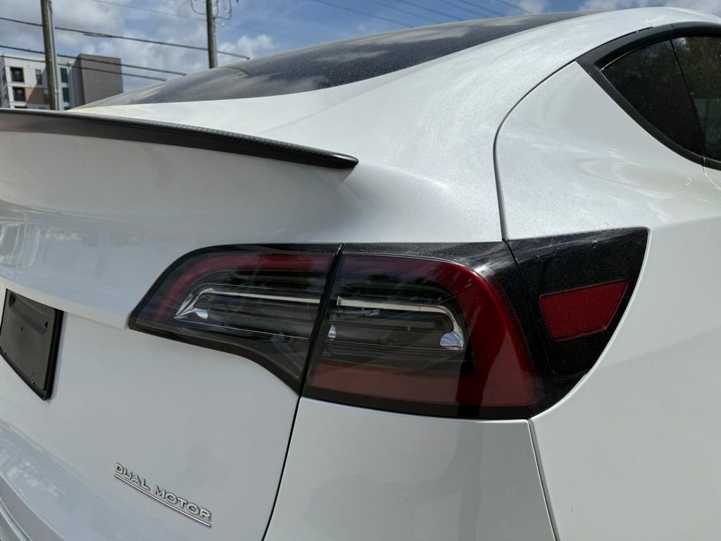 Used 2022 Tesla Model Y Performance image 11