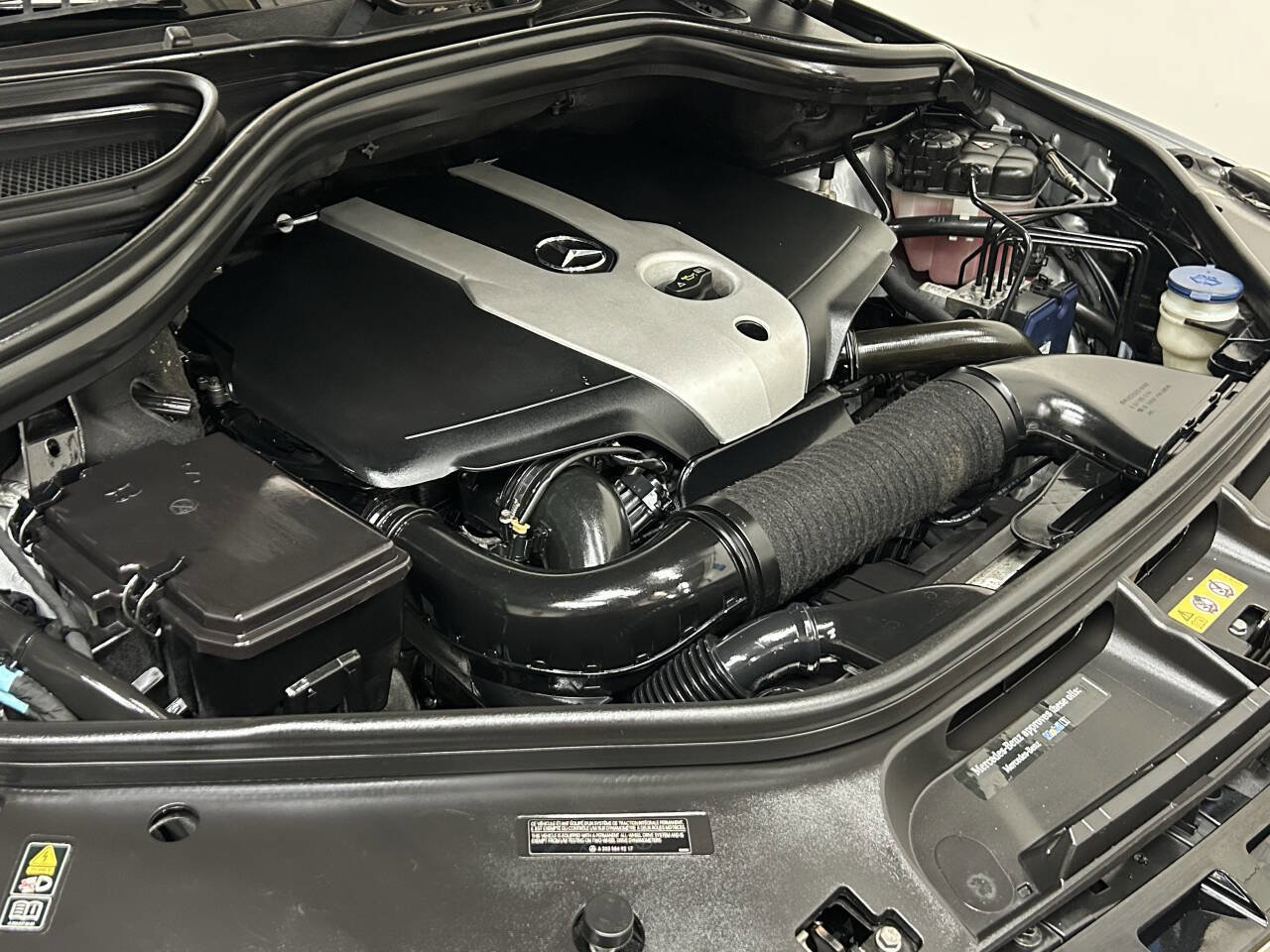 Used 2015 Mercedes-Benz ML 250 BlueTEC 4MATIC w/ Premium 1 Package image 11