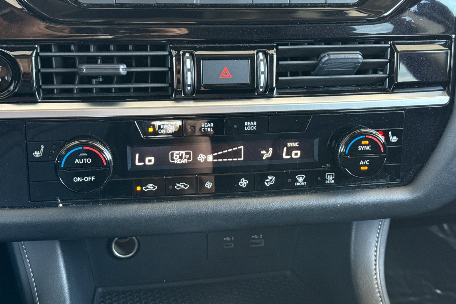 Certified 2025 Nissan Pathfinder SV FWD image 28