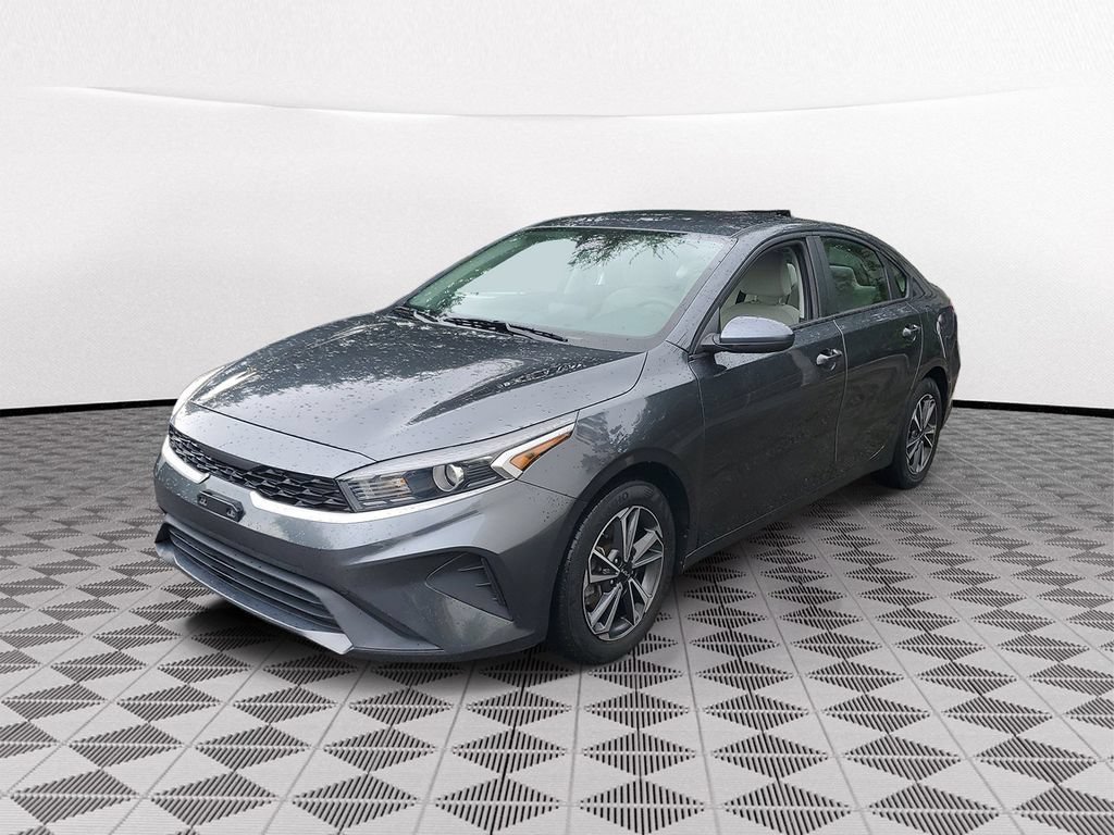 Used 2022 Kia Forte LXS FWD image 3