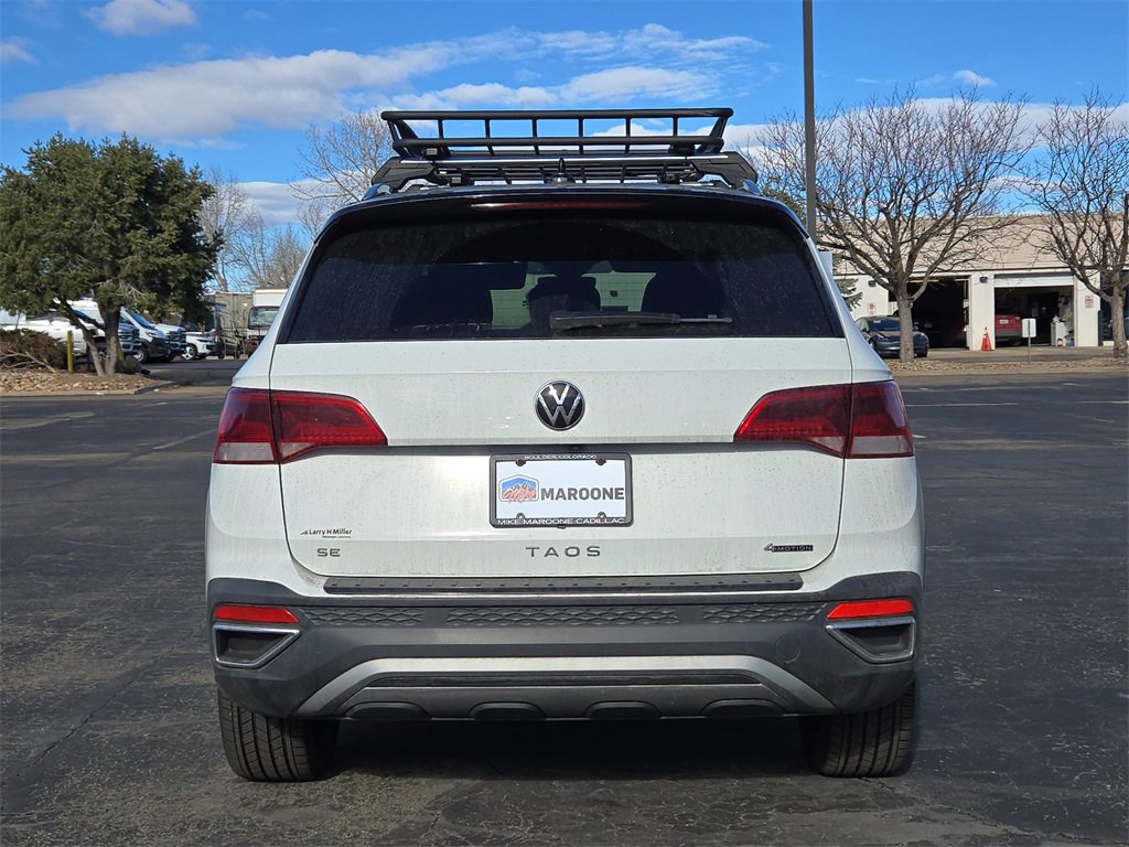 Used 2024 Volkswagen Taos SE w/ Panoramic Sunroof Package image 6