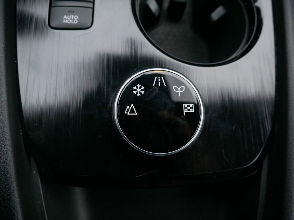 Used 2023 Nissan Rogue SV image 27