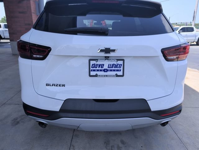 Used 2024 Chevrolet Blazer LT w/ Midnight/Sport Edition FWD image 7