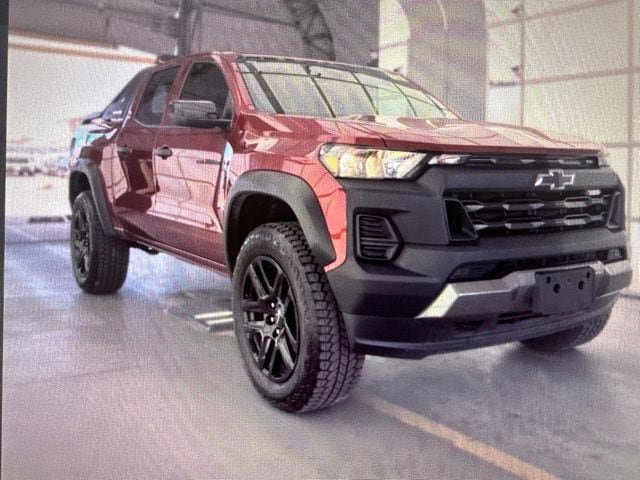 Used 2025 Chevrolet Colorado Trail Boss w/ Midnight Edition
