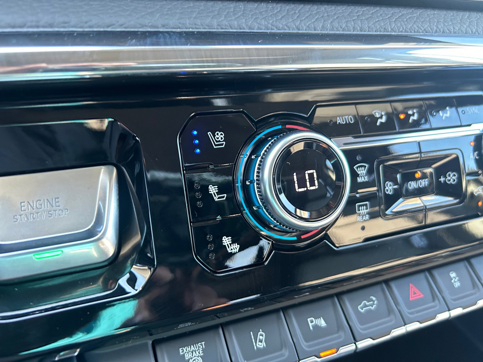 New 2026 GMC Sierra 2500 Denali w/ Denali Reserve Package image 25