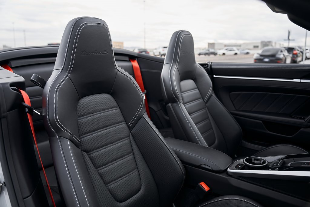 Used 2025 Porsche 911 Turbo S w/ 911 Turbo Sportdesign Package image 33