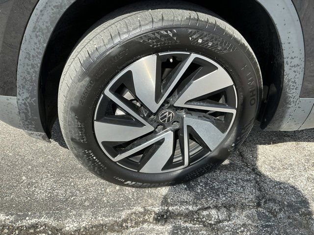 Used 2025 Volkswagen Atlas SE image 14