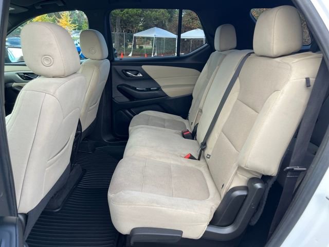 Used 2022 Chevrolet Traverse LS image 15