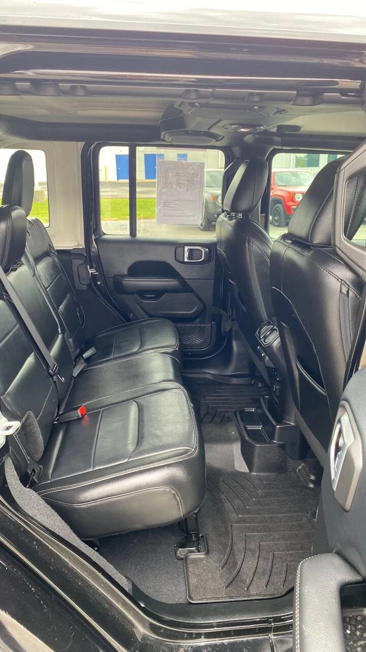 Used 2018 Jeep Wrangler Unlimited Sahara image 30